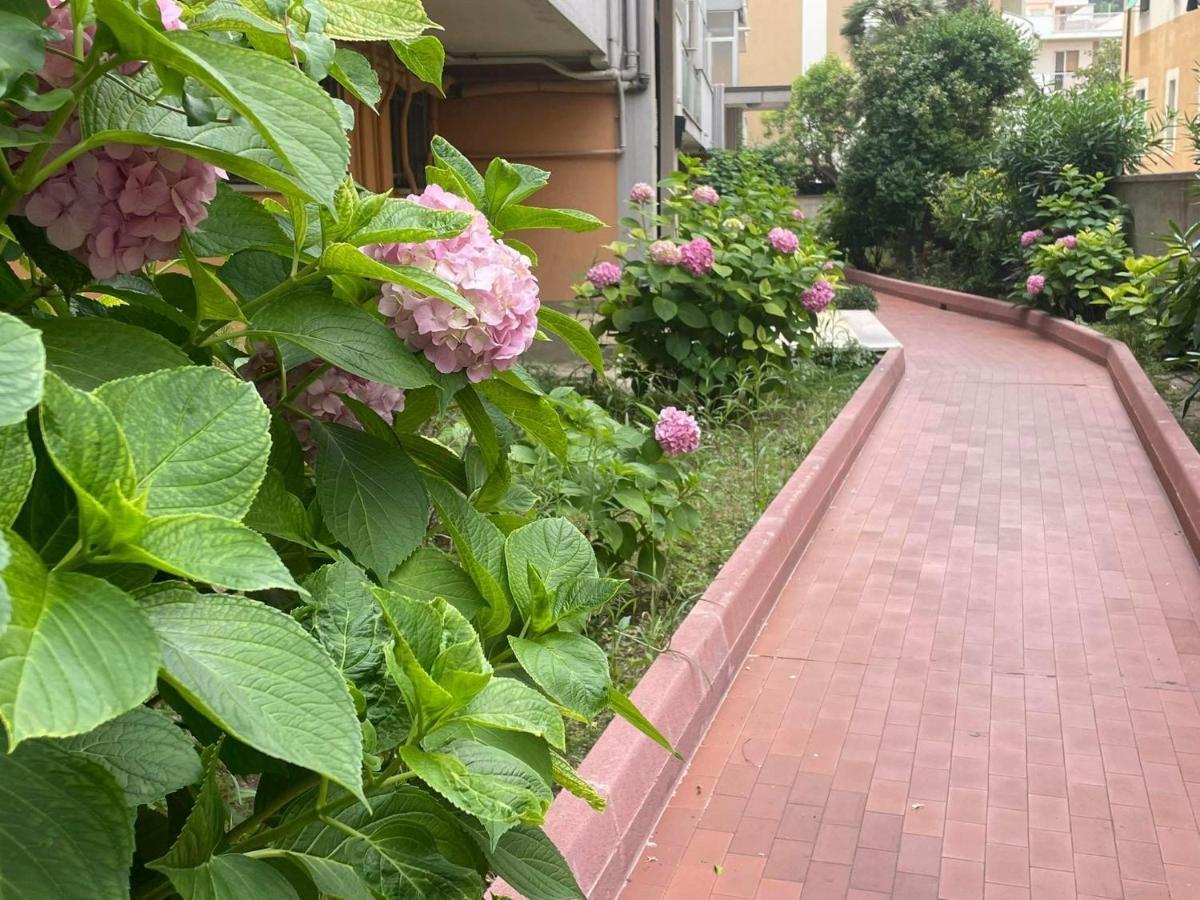 Le Ortensie In Centro E Vicino Al Mare ペスカーラ エクステリア 写真